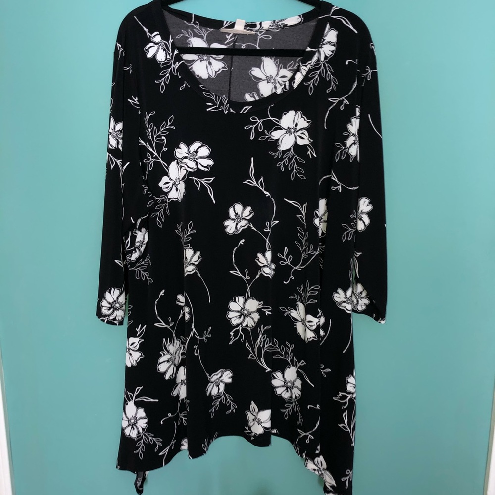 Woman Within Floral Shark Bite Tunic Top 1X 22/24